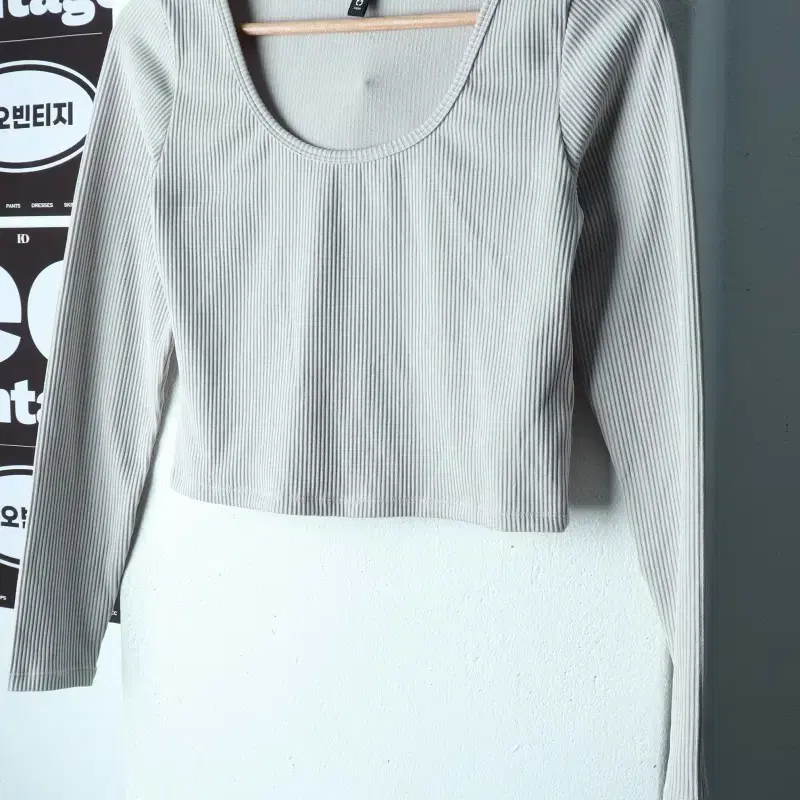 W(M) 에이치앤엠 긴팔티셔츠 와이드넥 크롭 골지 아이보리-H39727