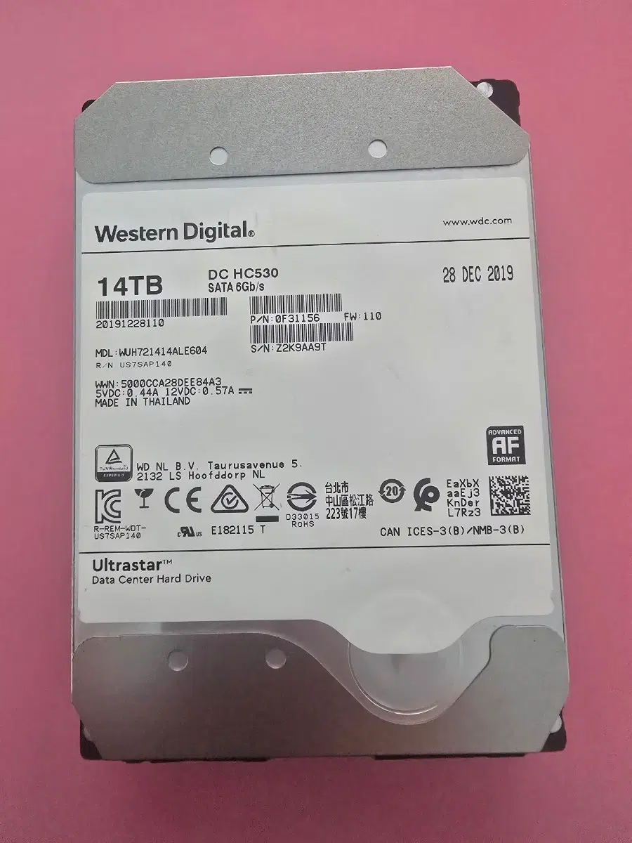 wd 14TB DC HC530 데이터센터 하드 드라이브