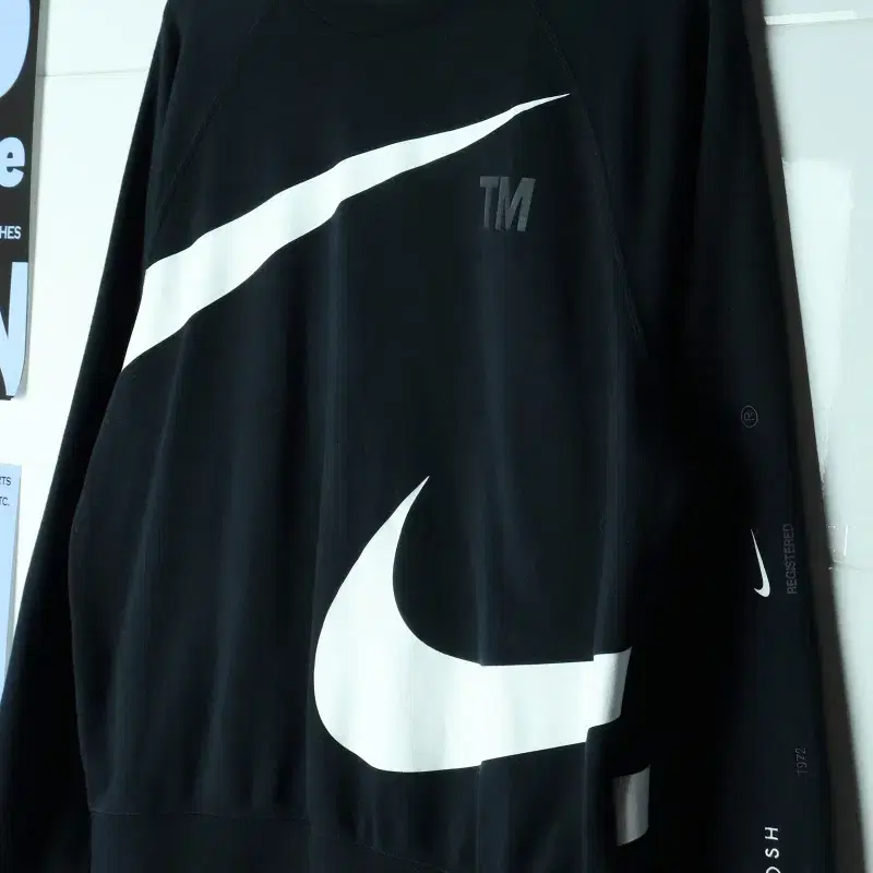 (L-XL) 나이키 맨투맨 티셔츠 빅로고 블랙 스우시-H39572