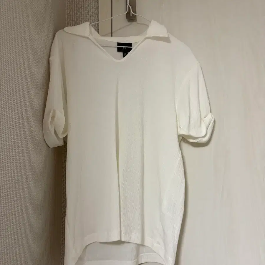 H&M) (남녀공용) 화이트 폴로 반팔 니트 S