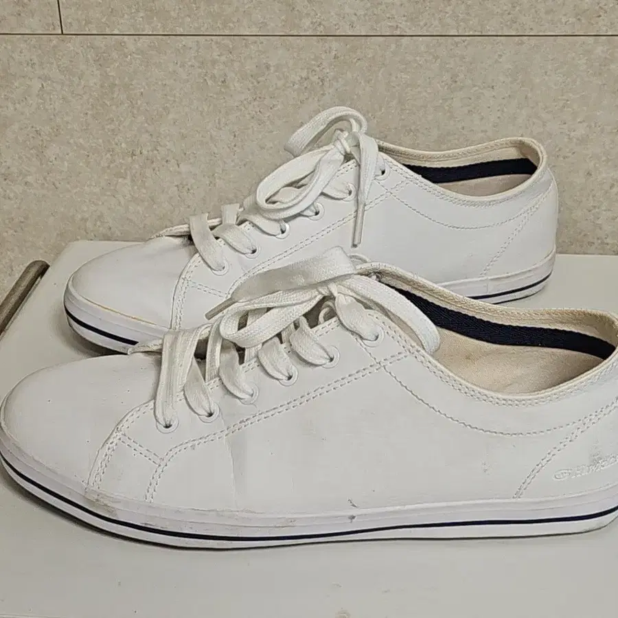 Hawkins Sport 화이트 스니커즈 260
