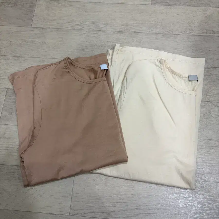 elloge 엘로주 반팔티 2개 일괄