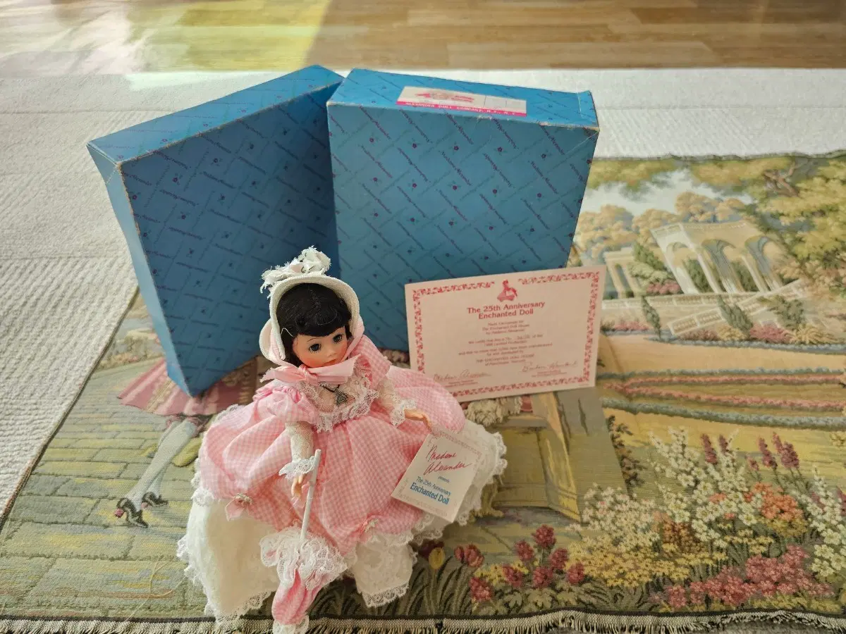 마담 알렉산더 25주년 기념 인형 10인치