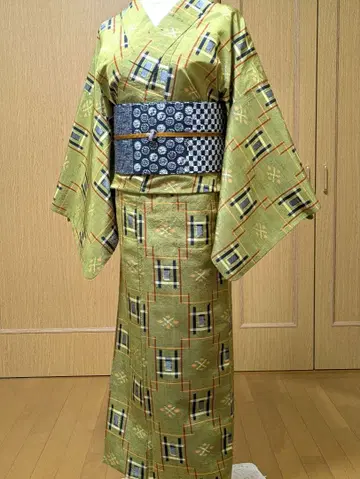 명주 단의 기모노 순수 실크 격자 기하학 패턴