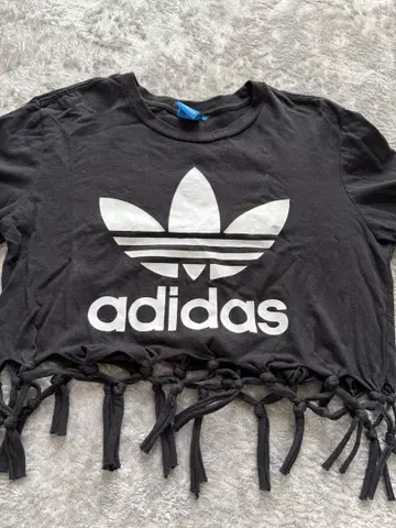 adidas 크롭 반팔 T 블랙 아디다스 오리지널 리메이크 숏 기장