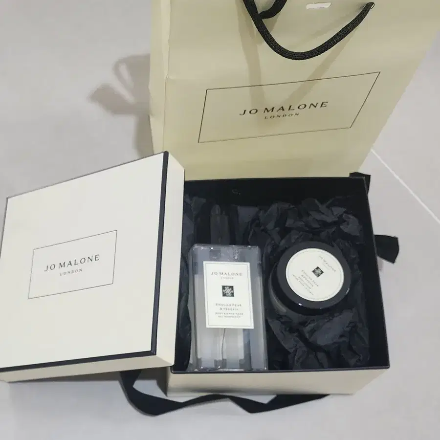 조말론 정품 공홈))잉글리쉬 페어 앤 프리지아 바디&핸드워시 250ml 바디크림50ml