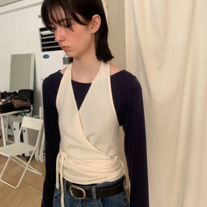 어그스트 홀터넥 니트 아이 UGST flow halter neck knit (ivory)