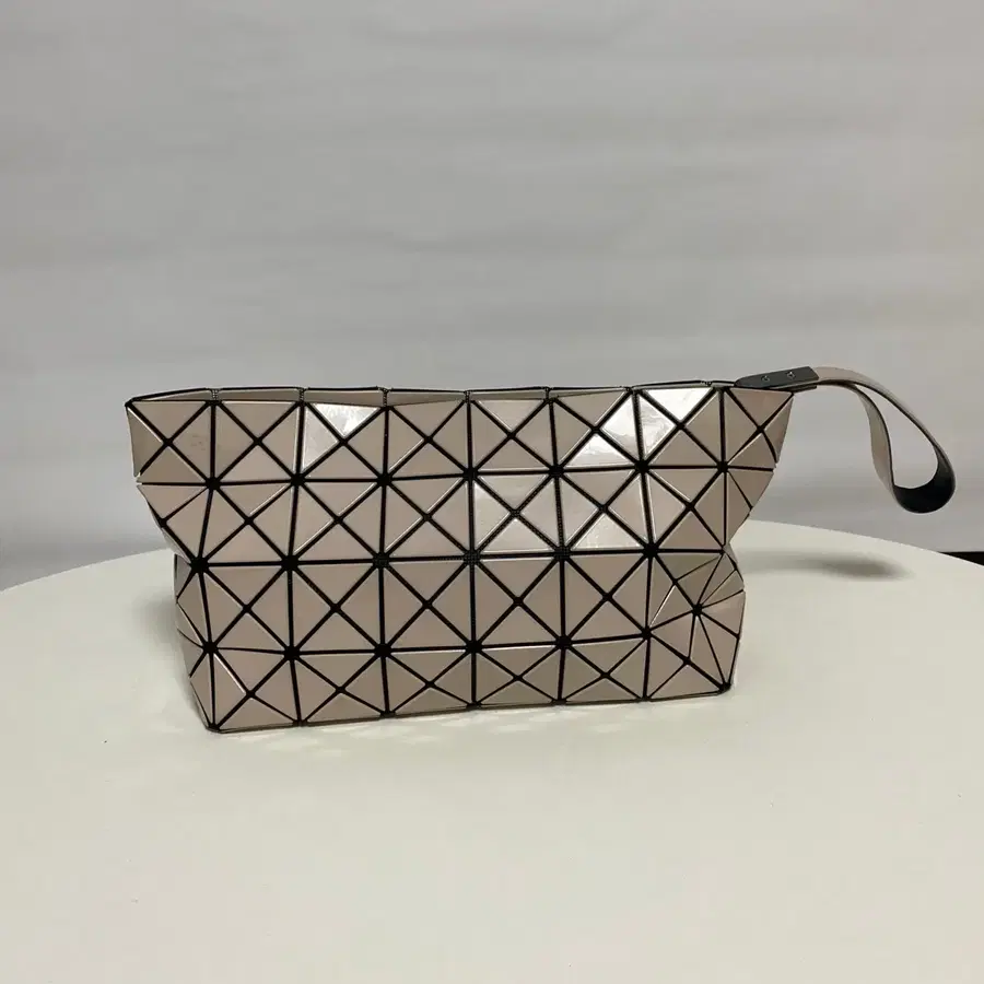 Issey Miyake Baobao 이세이 미야케 바오바오 파우치 베이지