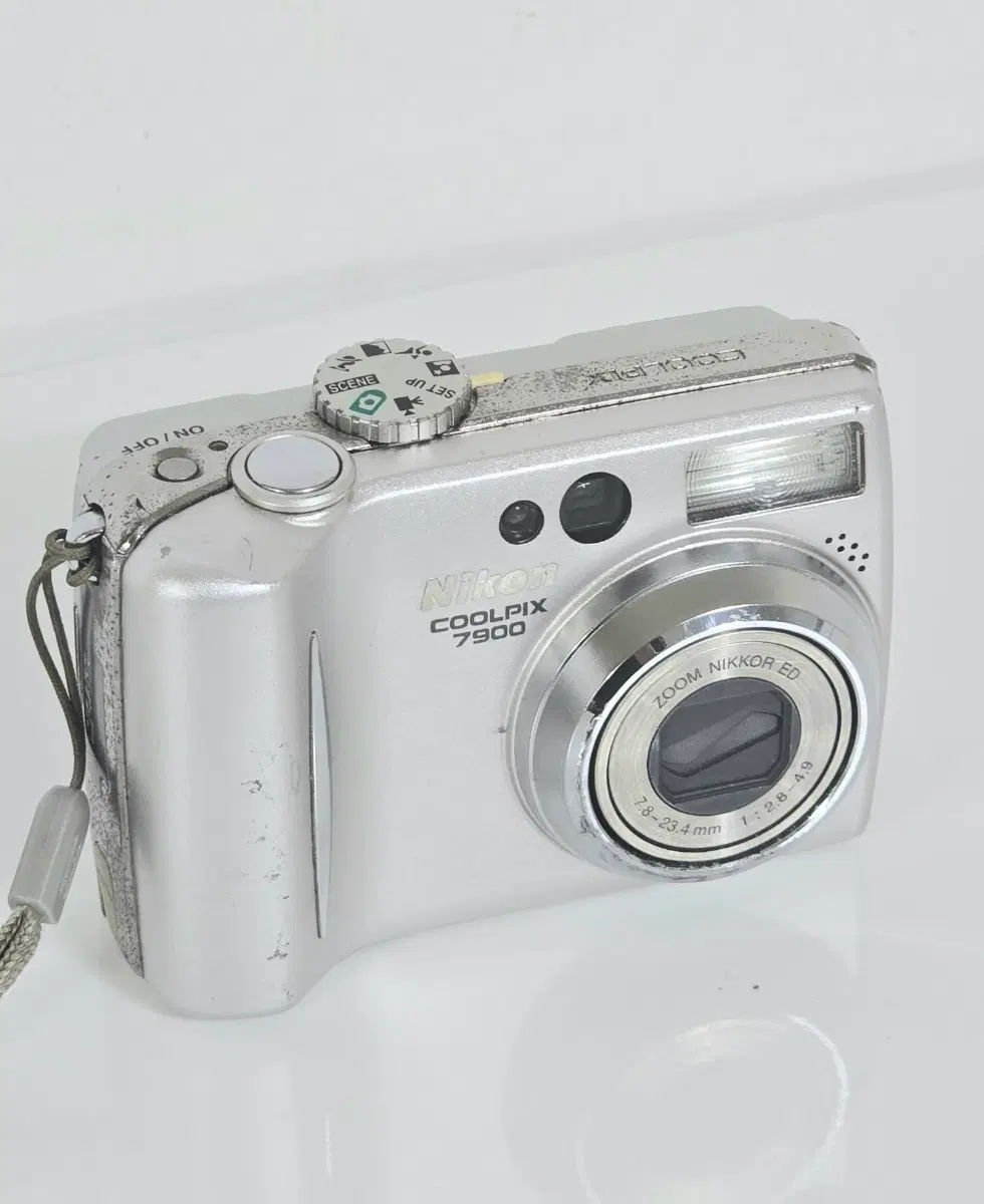 니콘 쿨픽스 7900 실버 디카