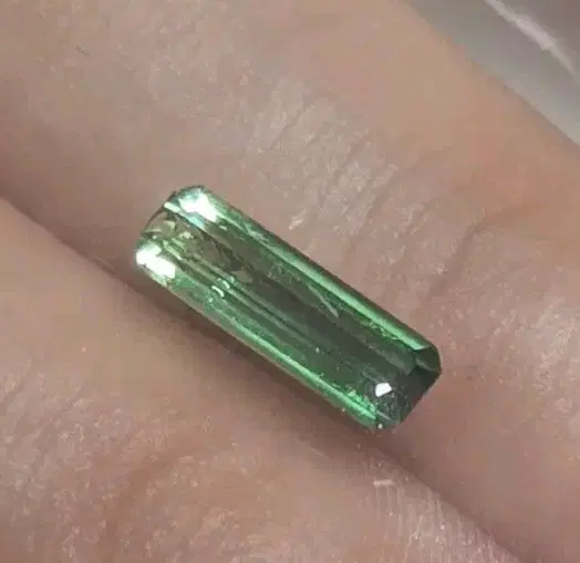 [한미 감별서] 크롬빛 에메랄드 그린 천연 투어멀린 1.20ct / 11.3mm 롱 스텝컷