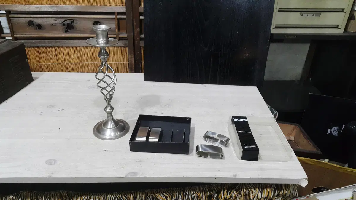 영국산 스텐 촛대와 양식기