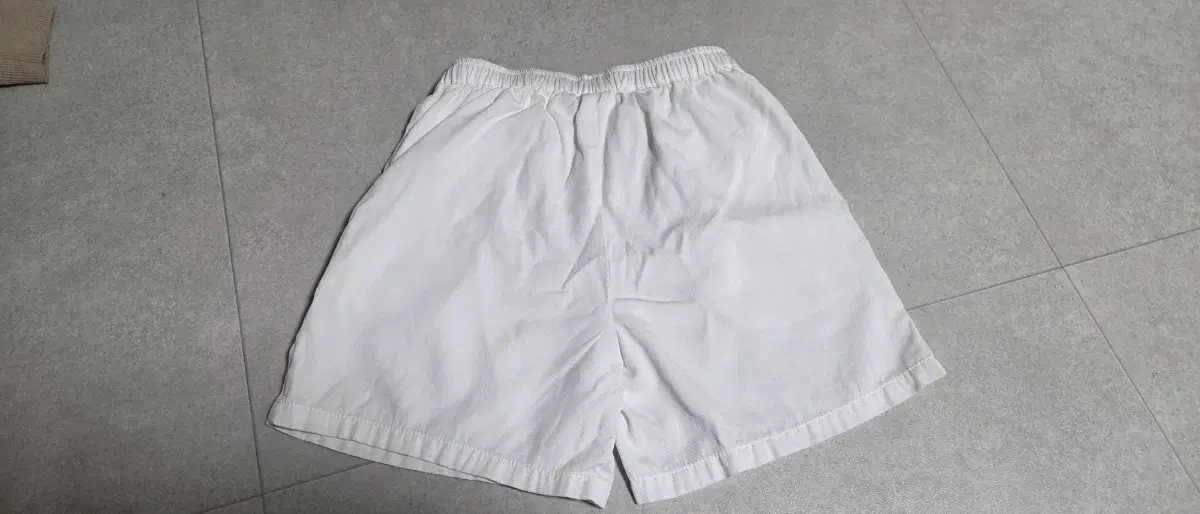 로아앤제인 흰색반바지 130