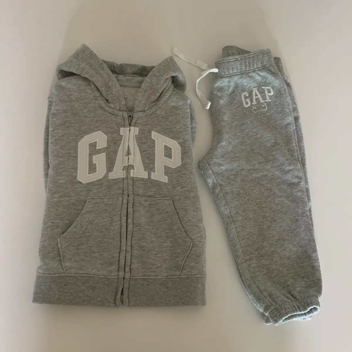 갭 아기상하의세트 상하복 후드집업 세트 그레이 GAP 상하의세트 후드 조거팬츠세트 등원복 등원룩