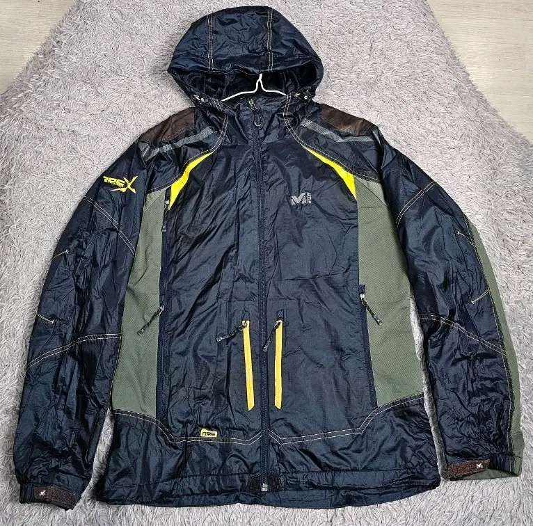 밀레 기모 바람막이 점퍼 XL