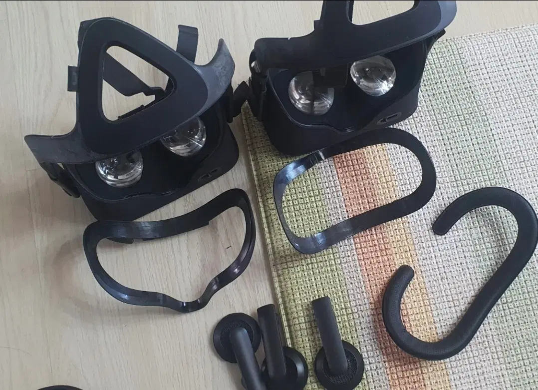 오큘러스vr 리프트 헤드2+컨트롤러2대 성품일괄 판매합니다