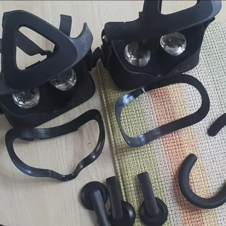 오큘러스vr 리프트 헤드2+컨트롤러2대 성품일괄 판매합니다