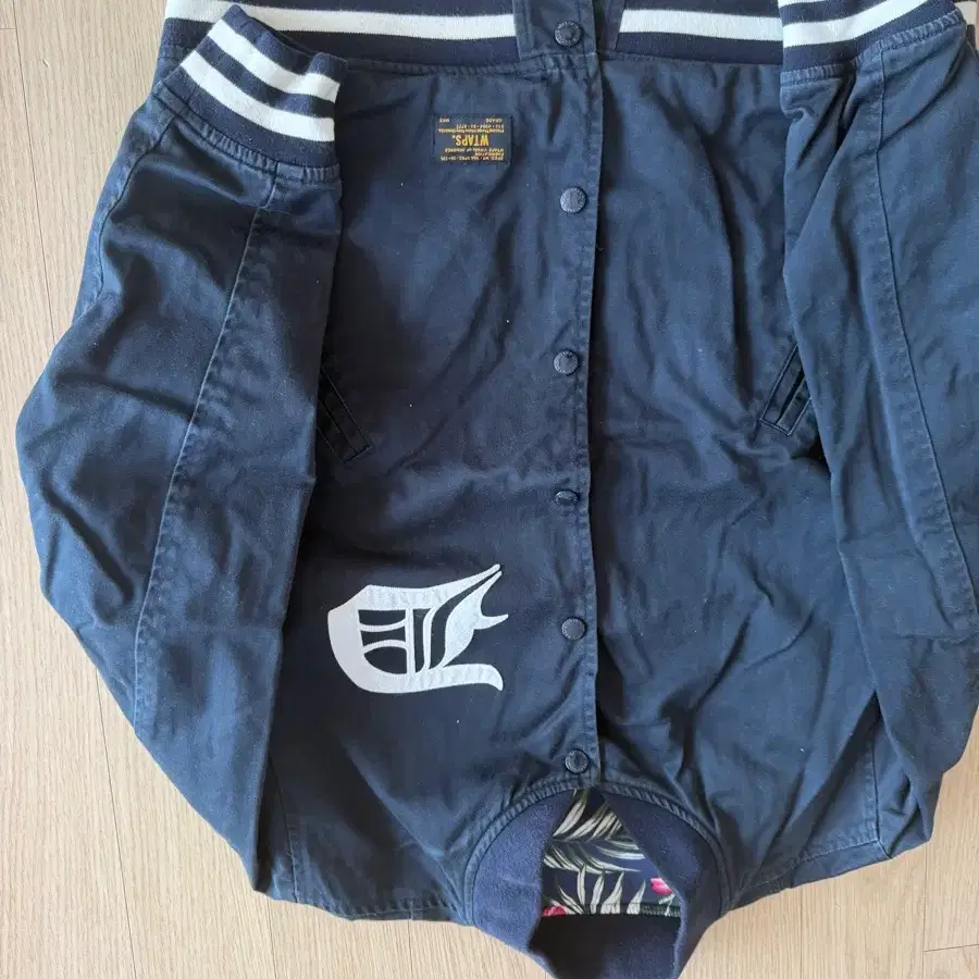 wtaps 바시티자켓