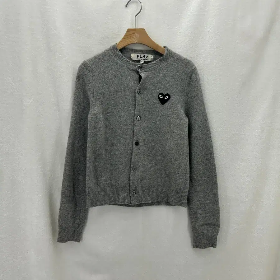 [COMME des GARCONS PLAY] 꼼데가르송 플레이 하트와펜 울 가디건