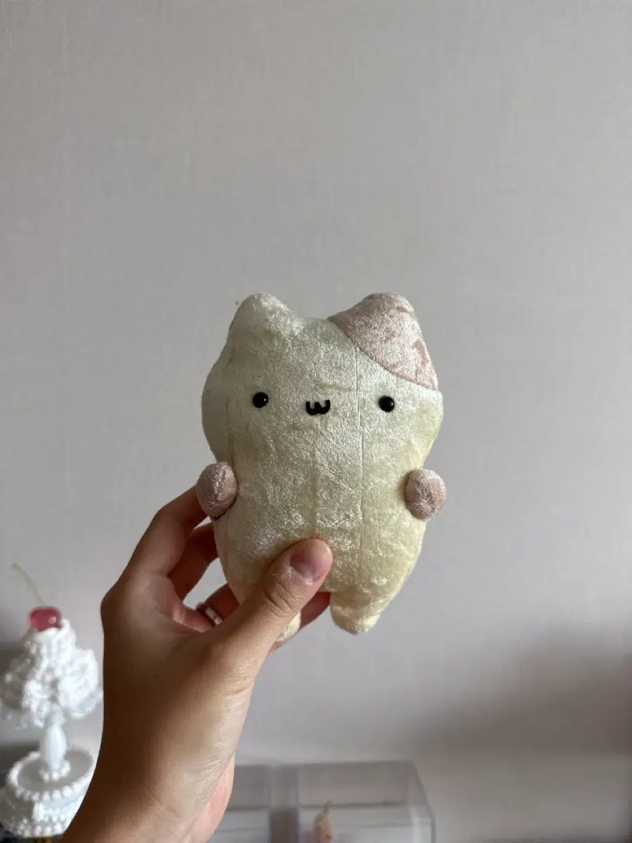 반짝이는 폼푸 머핀 인형