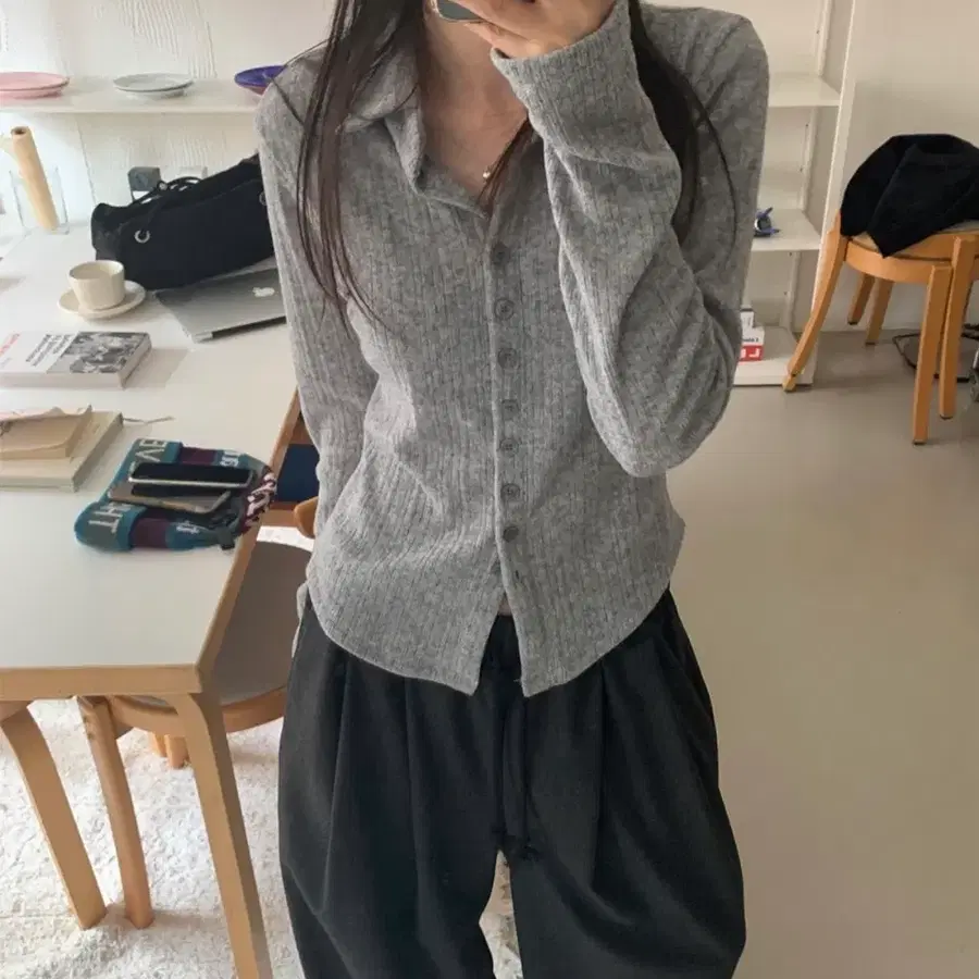 오브나인 슬림 카라 니트 가디건 그레이