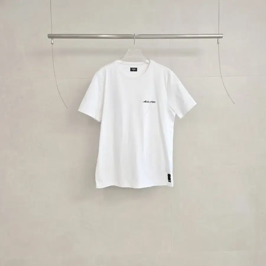 펜디 남성 반팔 티셔츠 화이트 XXL FY0894
