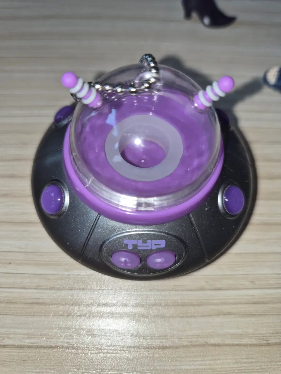 ufo 우주선 가챠 보라색