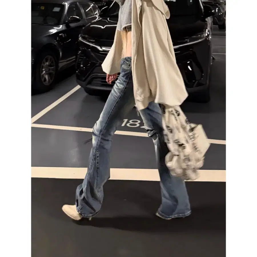 RASE LE SOL 팬츠 청바지 니플리츠 위스커드 로우라이즈 플레어 진