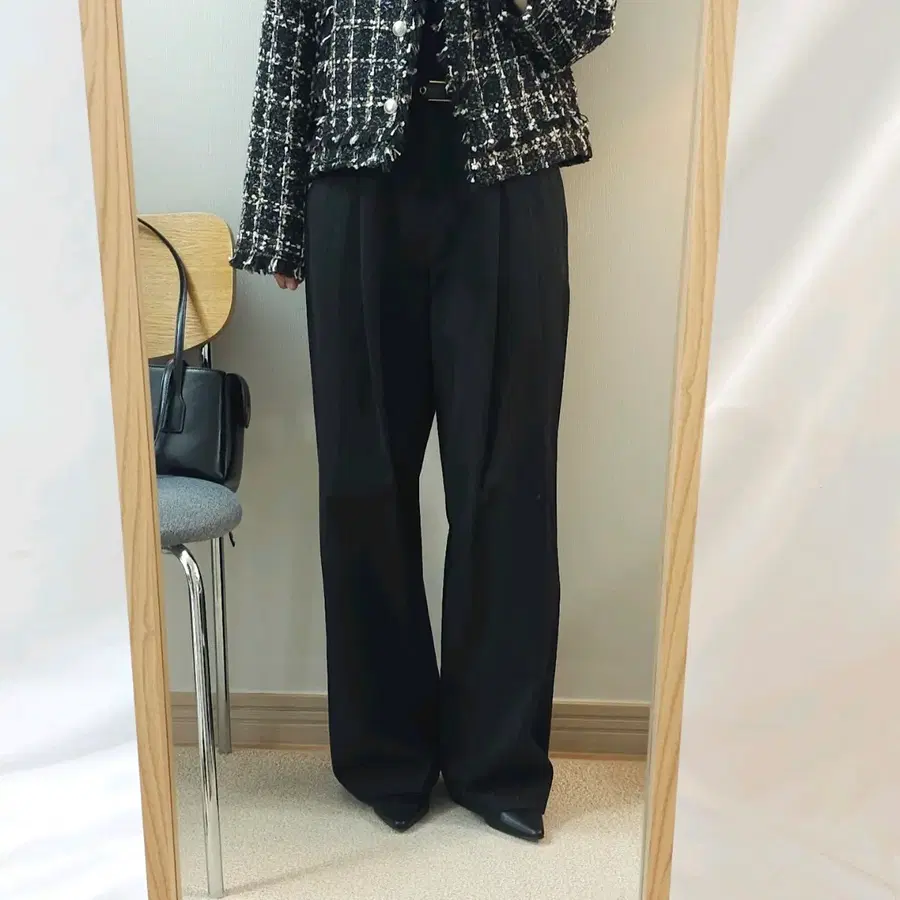 (M)라룸 여성 핀턱 와이드 팬츠 블랙 봄가을 J8W5063