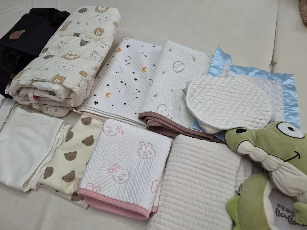 아기 침구,냉감패드,겉싸개,옆잠베개 등 13점 일괄