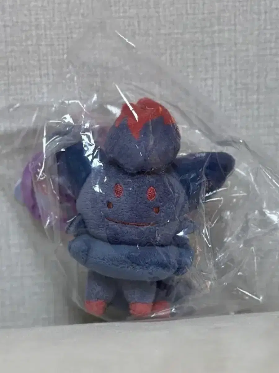 메타몽 변신 인형 키링 (조로아)