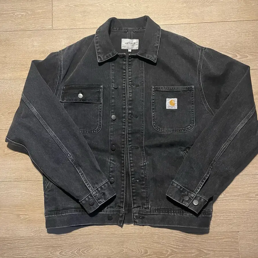 칼하트 데님 자켓 판매합니다.(Black stone washed, 1회착, M size)