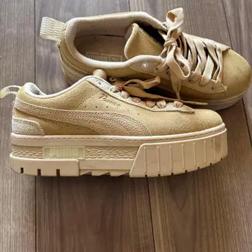 PUMA 통굽 스니커즈 베이지 스웨이드 23.5cm