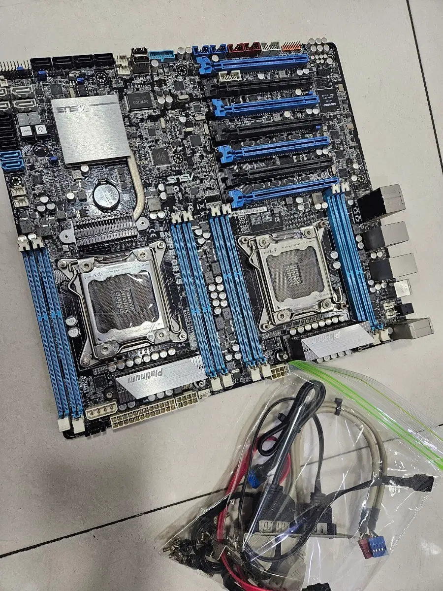 X79 듀얼보드 ASUS Z9PE-D8 WS