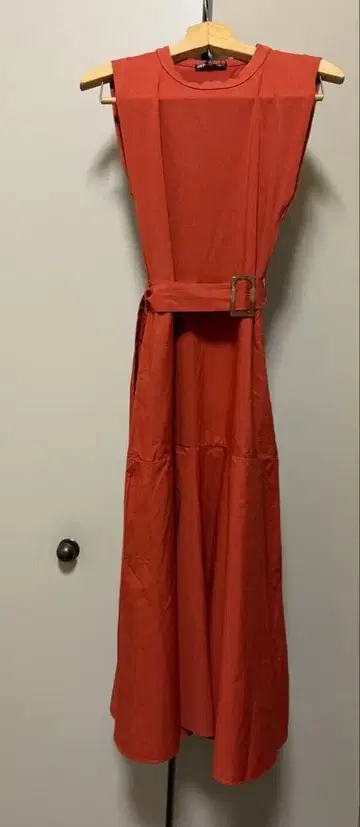 ZARA 슬리브리스 롱 원피스 테라코타 벨트 포함 S 사이즈