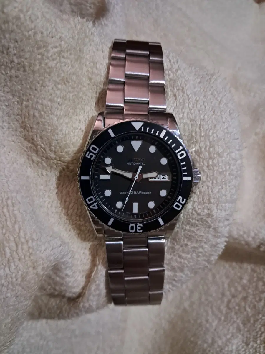 [일본내수 JDM모델] 메이드 재팬 일본판 세이코 SKX031 미드사이즈 39mm 오토매틱 다이버 워치.