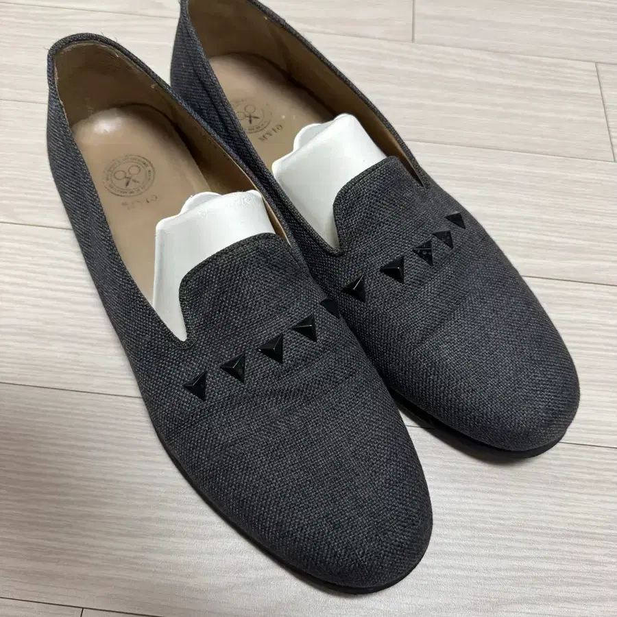 엠비오 로퍼 그레이 270