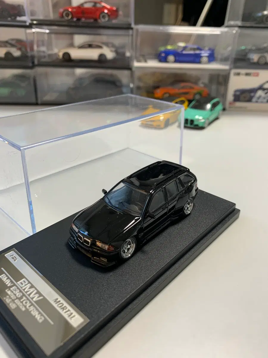 Mortal BMW e36 touring 투어링 1:64 스케일 판매합니다(케이스 포함)