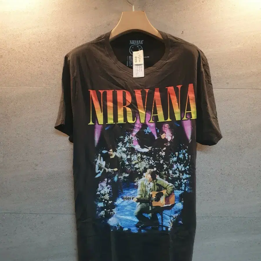 NIRVANA. 오피셜굿즈. 언플러그드 인 뉴욕 반팔티.