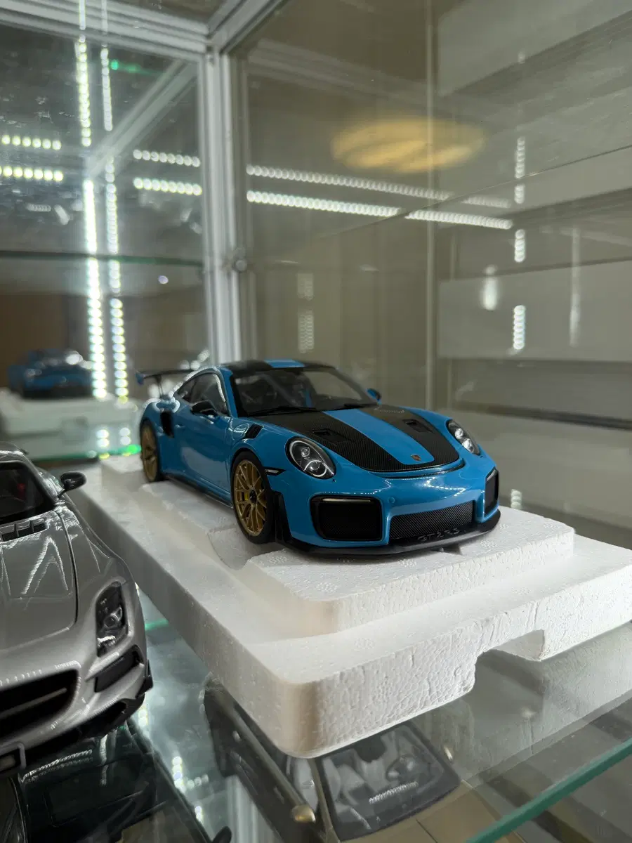 1:18 오토아트 포르쉐 911 gt2rs 마이애미 블루 다이캐스트 팝니다