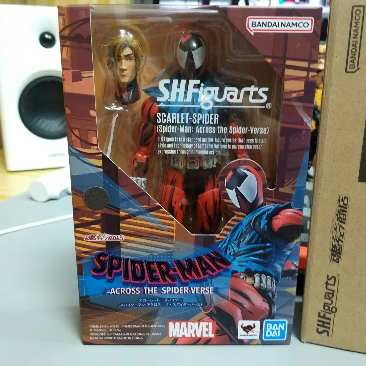 s.h.figuarts 스칼렛 스파이더 (스파이더맨 : 어크로스 더 스파이더버스)