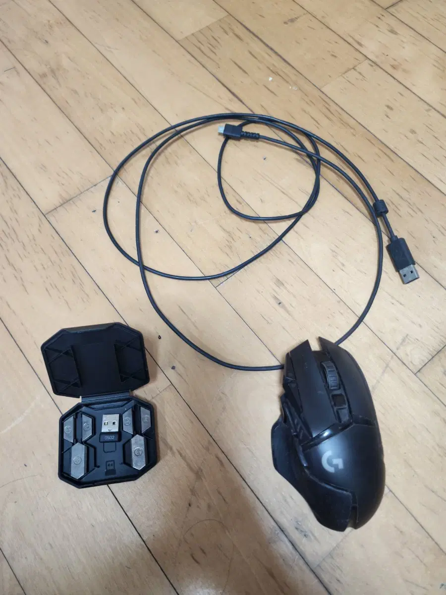 로지텍 G502 무선 게이밍 마우스
