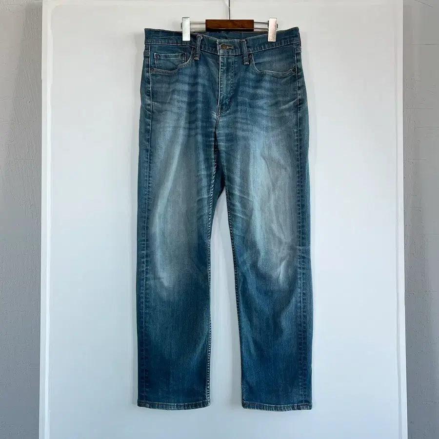 Levi's 514 리바이스 워시드 미디엄 블루 스트레이트 청바지 (W33 L30) -0921
