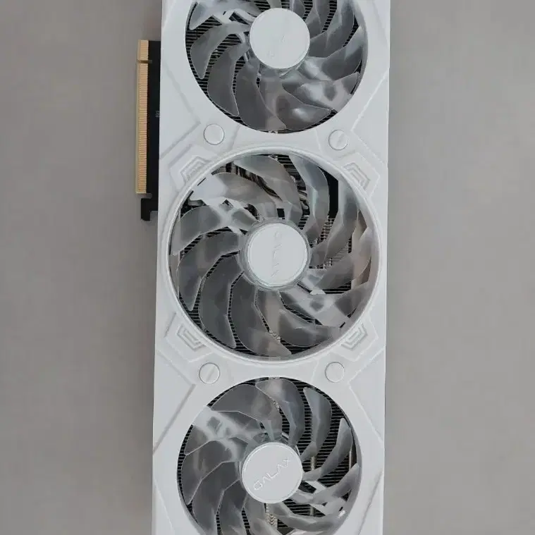 갤럭시 RTX4070 3팬 화이트