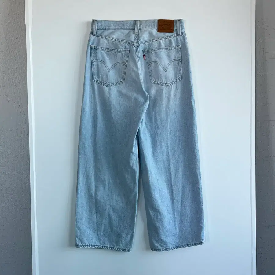 Levi's 리바이스 라이트 블루 와이드 스트레이트 데님 팬츠 (27inch) -0921