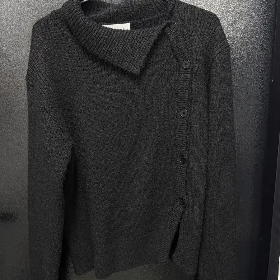 미세키서울 miseki seoul Side button knit BLACK