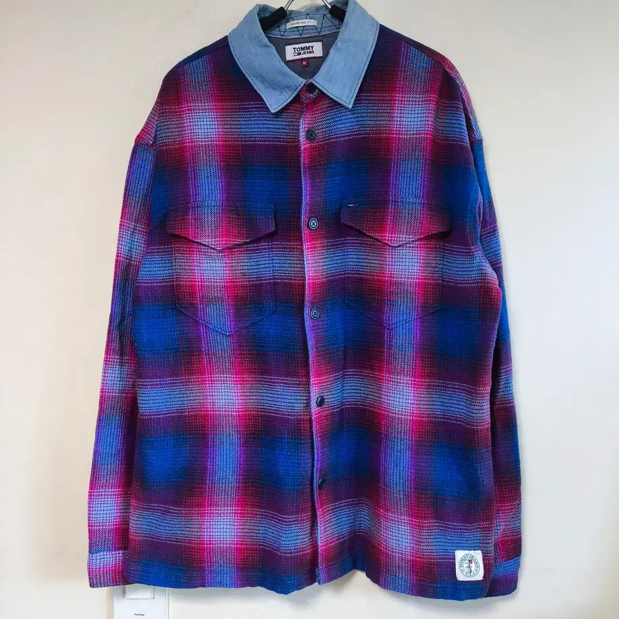 [M] 타미 진스(Tommy Jeans) 데님 칼라 플라넬 체크 셔츠 자켓