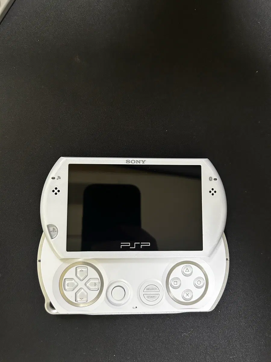 [S급/국내정발] PSP Go 펄화이트 (PSP-N1005) 정품 충전기 포