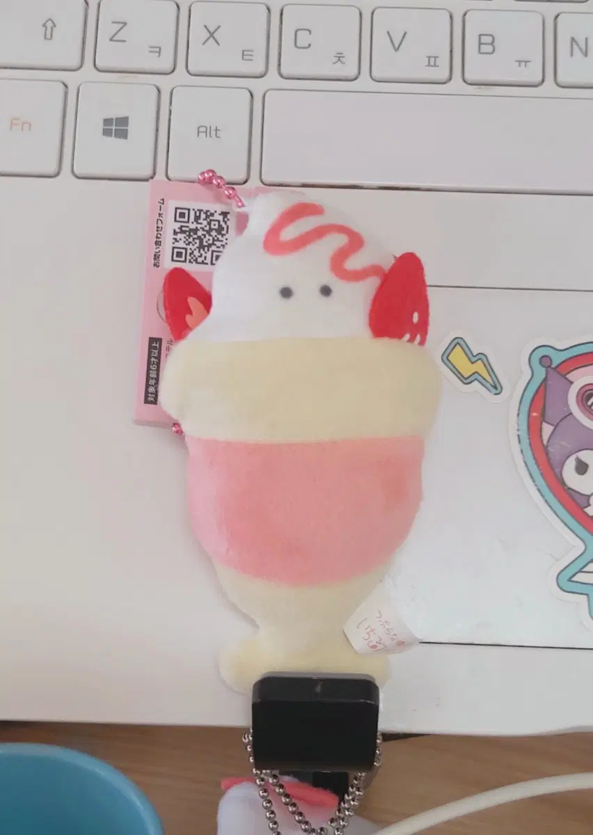 딸기 파르페 키링 가챠