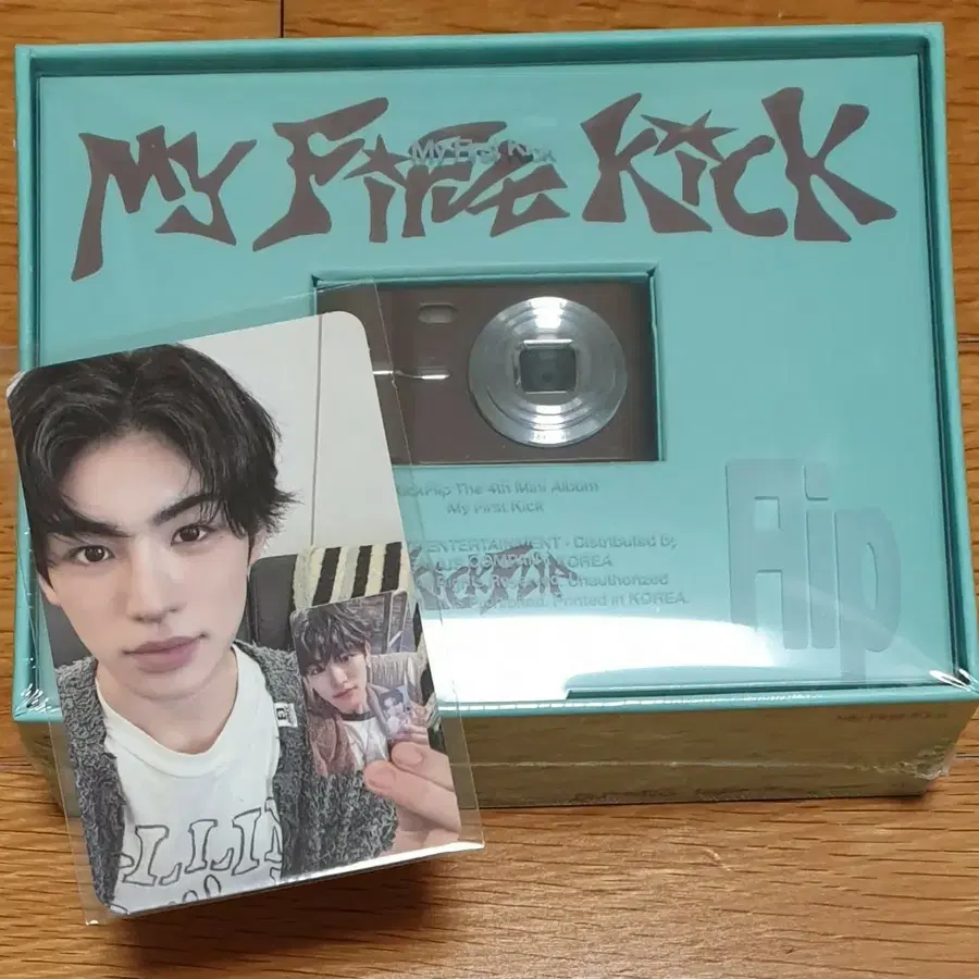 킥플립 미니 4집 My First Kick 카메라 한정 버전 미개봉