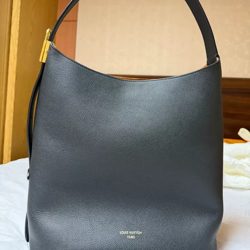 루이비통 로우 키 호보백 MM 사진 1